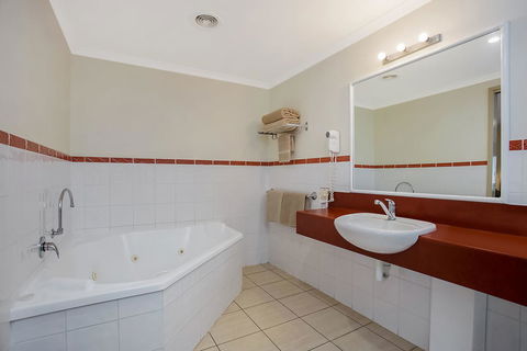 Comfort Inn Warrnambool International - Kalgoorlie Accommodation 11