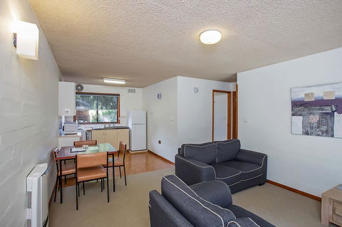 Eastern Beach Holiday Units - Kalgoorlie Accommodation 1