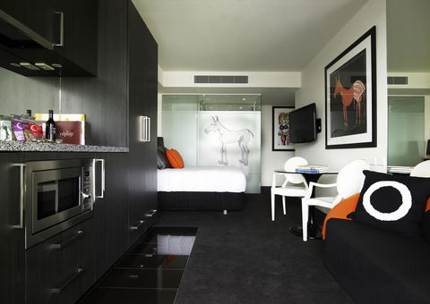The Cullen Melbourne - Art Series - Kalgoorlie Accommodation 17