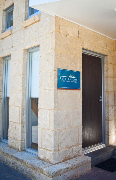 Battery Cove Beach Front Apartment - Kalgoorlie Accommodation 6