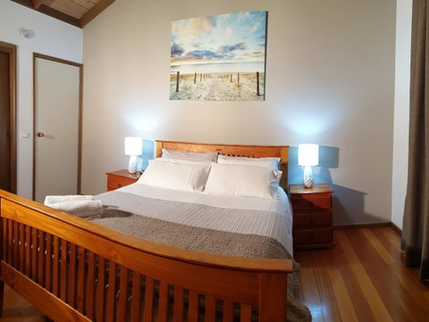 Day Dream Cottage - Kalgoorlie Accommodation 6