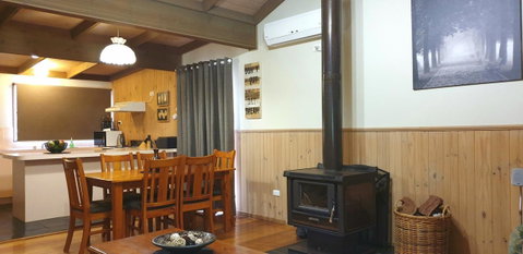 Day Dream Cottage - Kalgoorlie Accommodation 2
