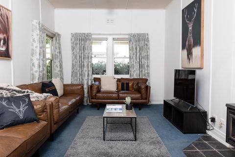The Orchard House - Kalgoorlie Accommodation 11