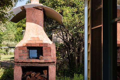 The Orchard House - Kalgoorlie Accommodation 9
