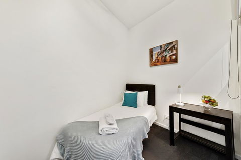 Signature Waterfront Apartments - Kalgoorlie Accommodation 1