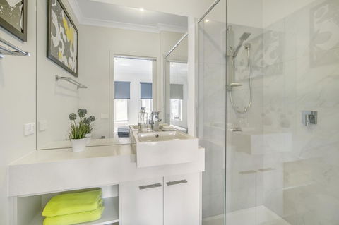 Marina Beach - Kalgoorlie Accommodation 1