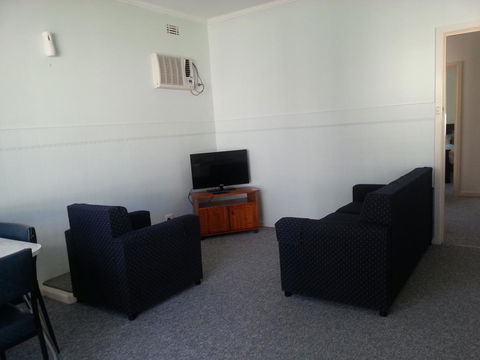 Beachcomber Holiday Units - Kalgoorlie Accommodation 37