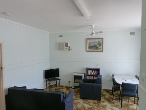 Beachcomber Holiday Units - Kalgoorlie Accommodation 32