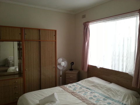 Beachcomber Holiday Units - Kalgoorlie Accommodation 30