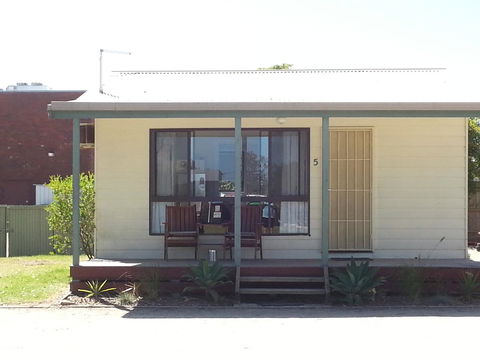 Beachcomber Holiday Units - Kalgoorlie Accommodation 21