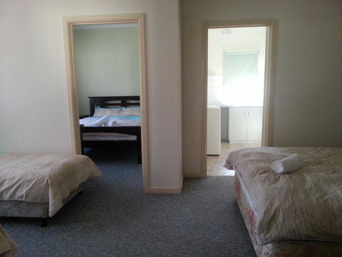 Beachcomber Holiday Units - Kalgoorlie Accommodation 40
