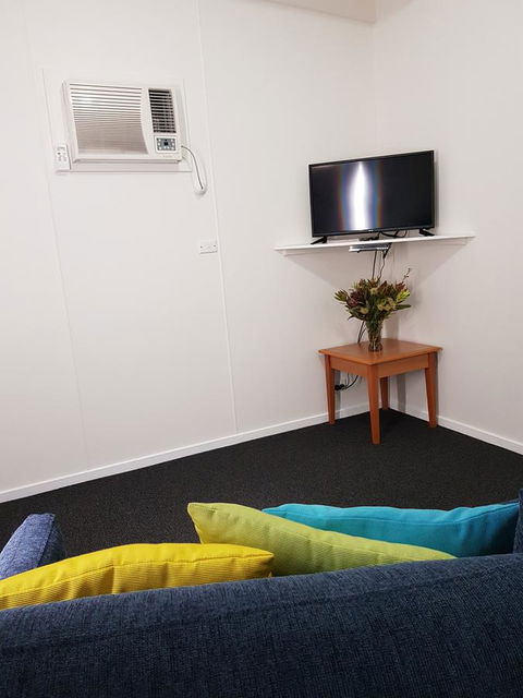 Beachcomber Holiday Units - Kalgoorlie Accommodation 14