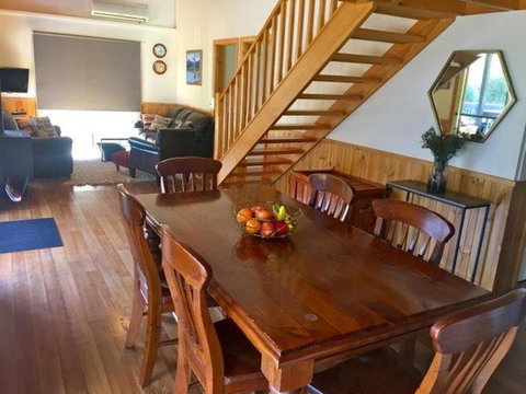 Kangurra Holiday House - Kalgoorlie Accommodation 13