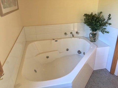 Kangurra Holiday House - Kalgoorlie Accommodation 2