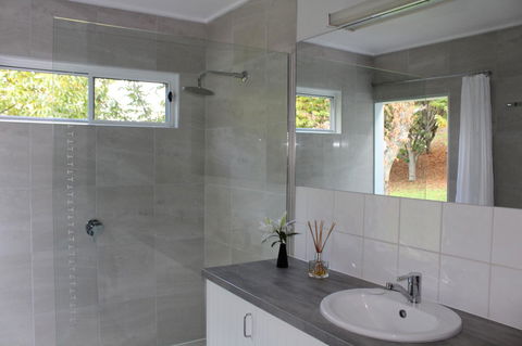 Abbys Cottages Bright - Kalgoorlie Accommodation 9