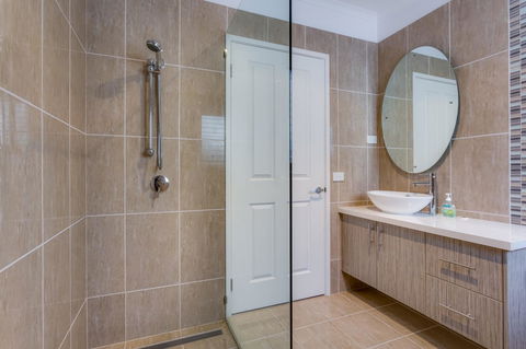 Cute Cottage On Cain - Beach At End Of Street - Kalgoorlie Accommodation 17