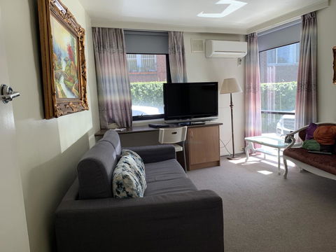 Albert Heights Serviced Apartments - Kalgoorlie Accommodation 10