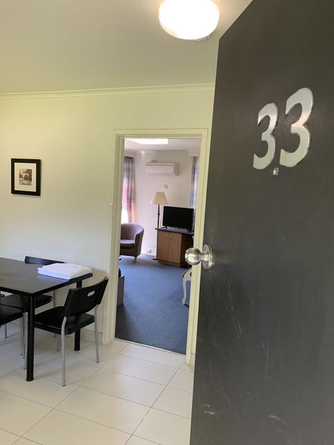 Albert Heights Serviced Apartments - Kalgoorlie Accommodation 22