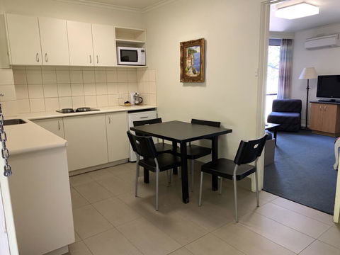 Albert Heights Serviced Apartments - Kalgoorlie Accommodation 25