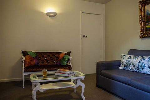 Albert Heights Serviced Apartments - Kalgoorlie Accommodation 9
