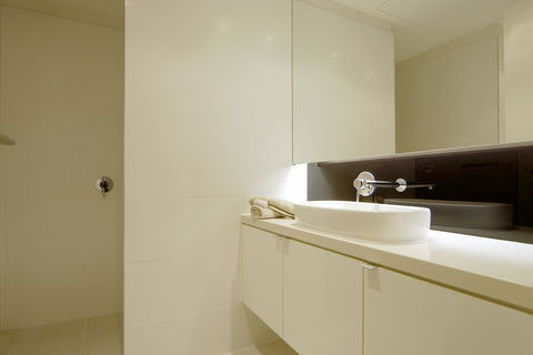 C-Scape Water Front Apartment - Kalgoorlie Accommodation 8