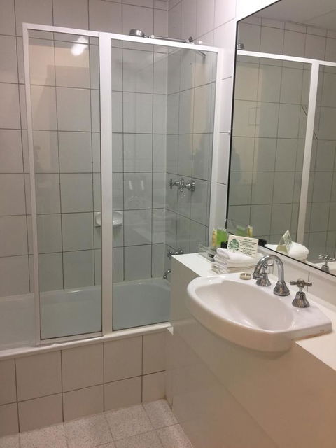 Eltham Gateway Hotel & Conference Centre - Kalgoorlie Accommodation 24