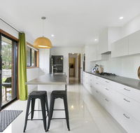 Fairhills - NEW LISTING beautifully styled - Kalgoorlie Accommodation