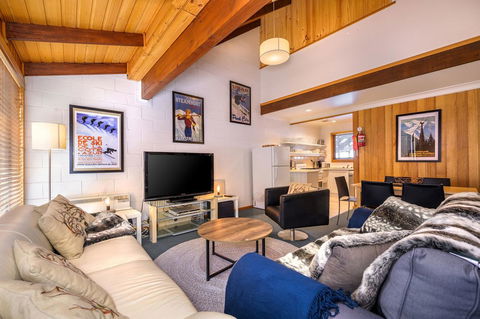 FOUNTAINS 3, Mount Hotham - Kalgoorlie Accommodation 1