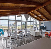 Stunning Waterfront only 10 minutes to Phillip Island - Pet Friendly - Kalgoorlie Accommodation