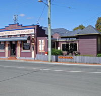 The Bears Went Over The Mountain - Kalgoorlie Accommodation