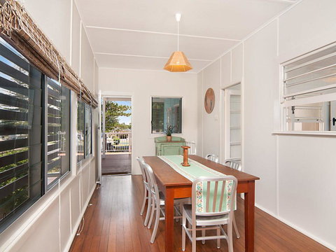 The Blue House - Flat Walk To River And Beach - Kalgoorlie Accommodation 3