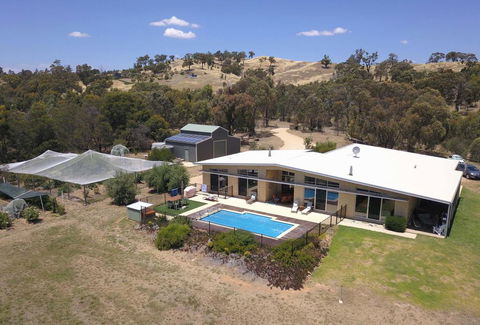 The Chocolate Lily Bed & Breakfast - Kalgoorlie Accommodation 2