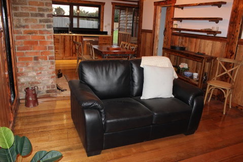 The Cottage - Kalgoorlie Accommodation 2