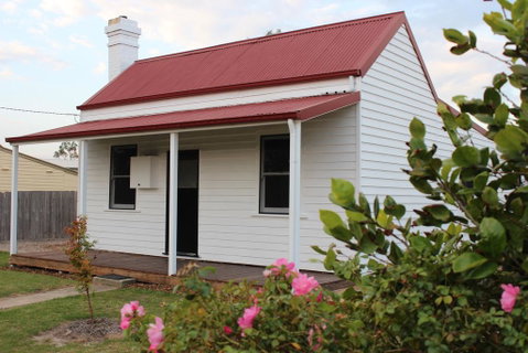 The Cottage - Kalgoorlie Accommodation 3