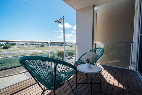 The Cove @ New Port-Pool - Spa - Sauna - Gym & More - Kalgoorlie Accommodation 1