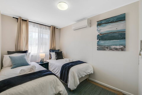 The Cowhide Cabin - Comfy, Family Friendly Stays In Toowoomba - Kalgoorlie Accommodation 3