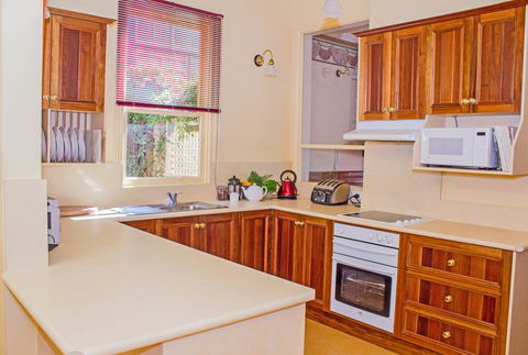 The Duck House - Kalgoorlie Accommodation 1