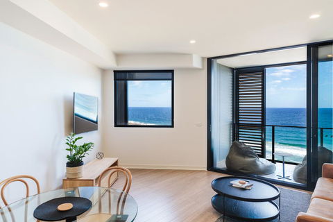 The Edge - Luxurious Waterfront Apartment - Kalgoorlie Accommodation 0