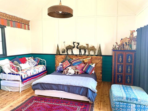 The Funny Farm - Animals / Churchhouse / Amazing Experience - Kalgoorlie Accommodation 3