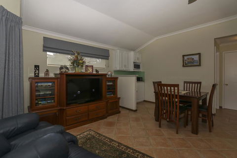 The Good Life B&B - Kalgoorlie Accommodation 3