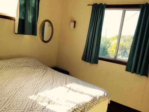 The Kite Beach House - Kalgoorlie Accommodation 2