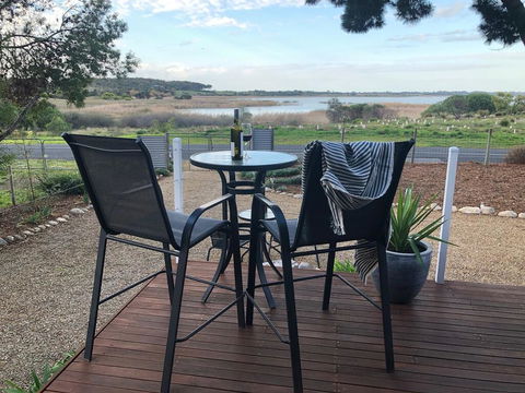 The Lakehouse - Kalgoorlie Accommodation 3