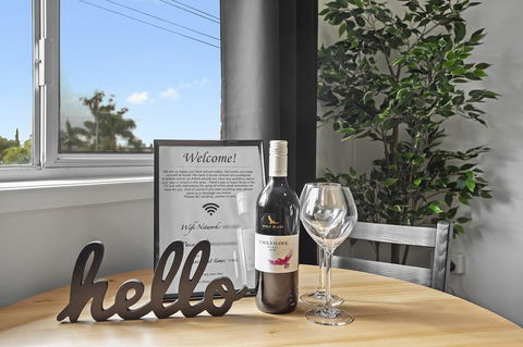 The Neo Stylish Central Apartment With Aircon Courtyard And Netflix - Kalgoorlie Accommodation 1