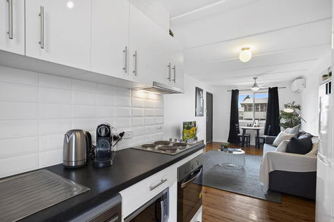 The Neo Stylish Central Apartment With Aircon Courtyard And Netflix - Kalgoorlie Accommodation 2