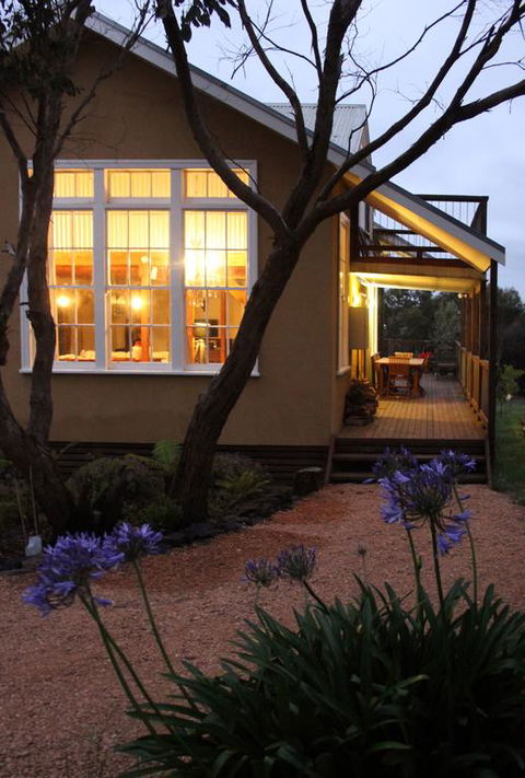 The Old School House - Kalgoorlie Accommodation 3