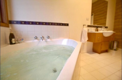 The Orchard Luxury Accommodation - Kalgoorlie Accommodation 2