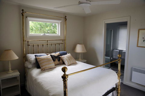 The Red Feather Inn - Kalgoorlie Accommodation 0