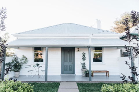 The Repose - Boutique Cottage - Kalgoorlie Accommodation 0