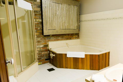 The Royal Daylesford Hotel - Kalgoorlie Accommodation 2