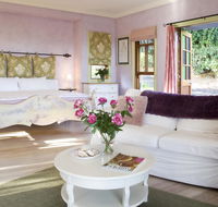 The Spotted Chook and Amelie's Petite Maison - Kalgoorlie Accommodation
